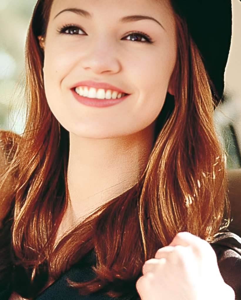 Nadia Farès